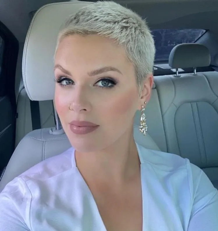 Cortes de Pelo para Mujeres de 50: Buzz Cut